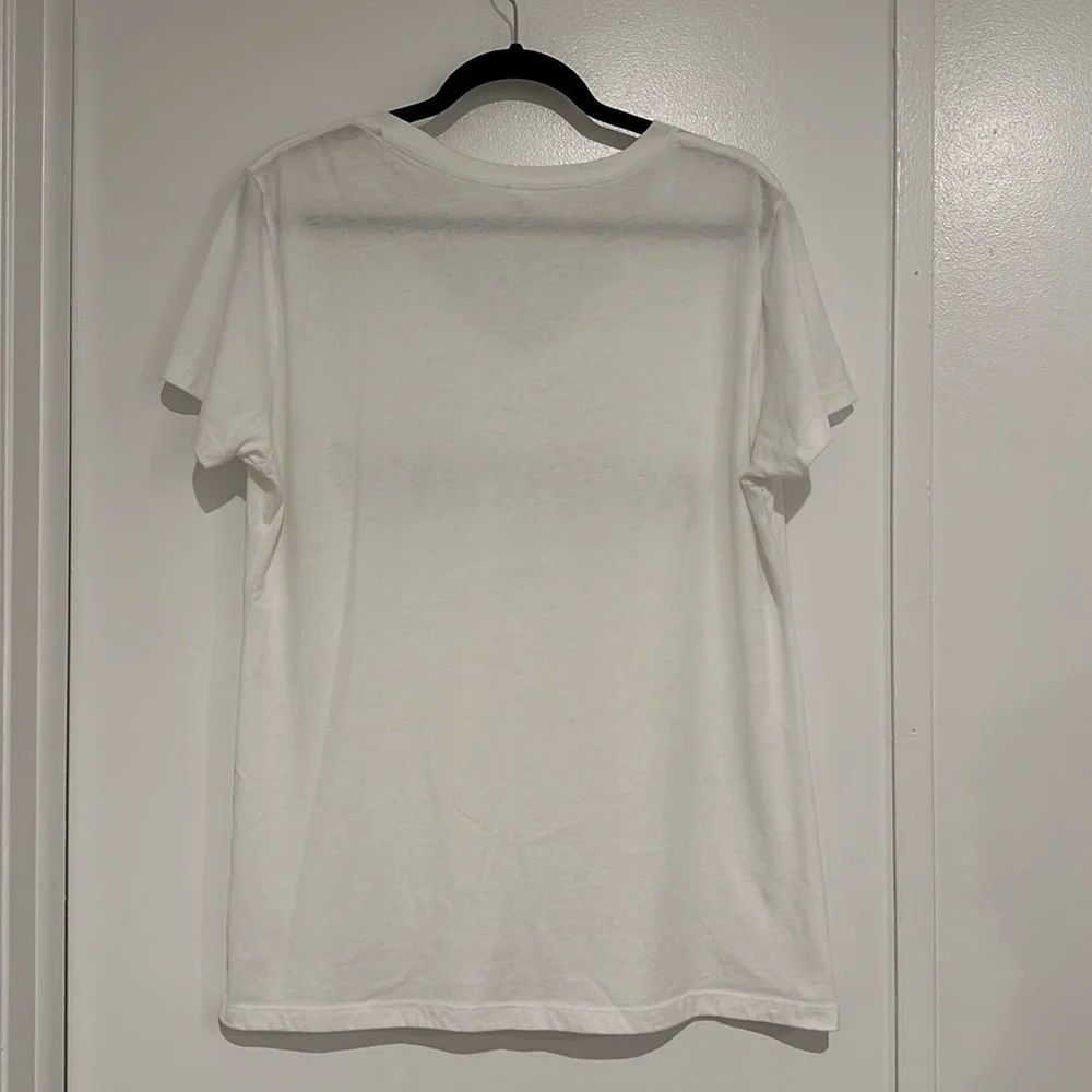 Disney “Mommy” 3X Women’s White V-Neck T-Shirt. - Picture 4 of 5